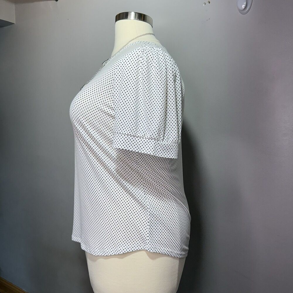 Adrianna Papell Top Women’s Size XL White & Black Polka Dot V-Neck Short Sleeve - Picture 2 of 10
